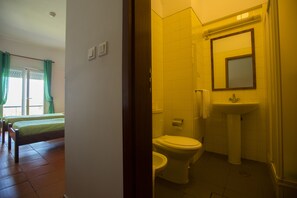 Twin Room, Private Bathroom | Bathroom | Towels