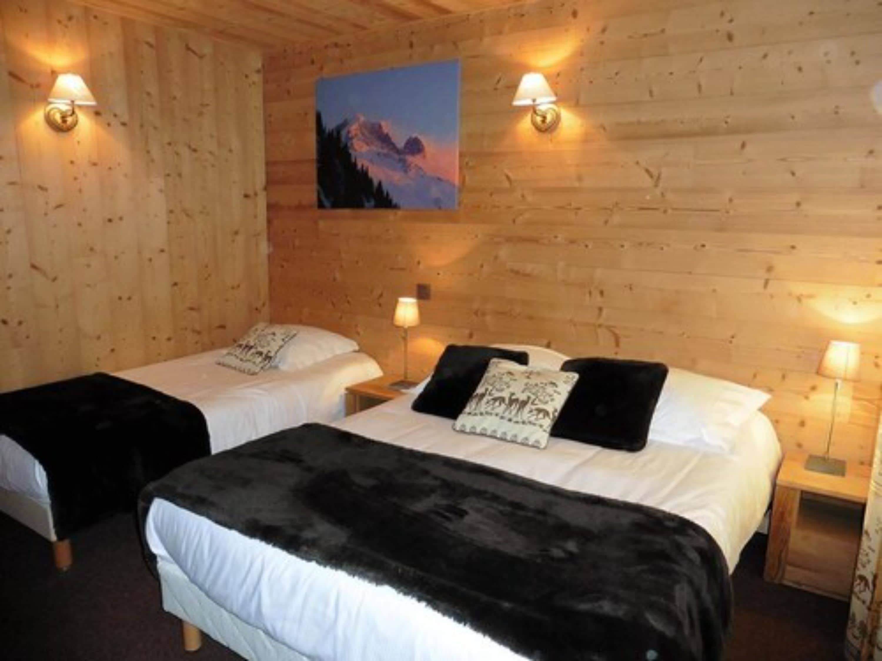 in-room safe, desk, blackout curtains, soundproofing