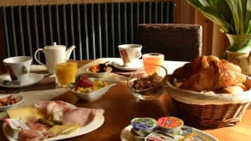 Daily buffet breakfast (EUR 11.50 per person)
