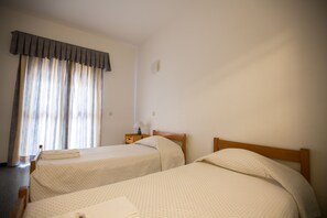 Twin Room, Shared Bathroom | Blackout curtains, free WiFi, bed sheets - HI Beja - Pousada de Juventude - Hostel (Beja)