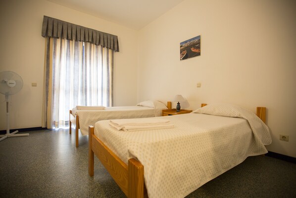 Twin Room, Private Bathroom | Blackout curtains, free WiFi, bed sheets - HI Beja - Pousada de Juventude - Hostel (Beja)