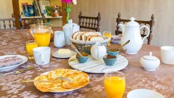 Free daily continental breakfast