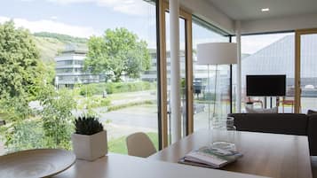 Apartment, Balcony | Living area