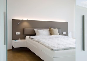 Apartment, Balkon | Hochwertige Bettwaren, Zimmersafe, individuell dekoriert