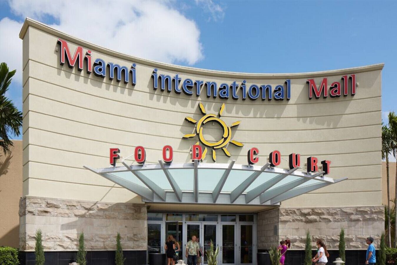 The exterior of Miami International Mall with a prominent FOODCOURT sign.