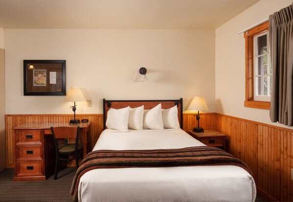 Frontier Cabin 1 Double | Individually decorated, individually furnished, desk, bed sheets