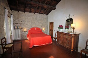 1 soverom, skrivebord, strykejern/-brett og wi-fi