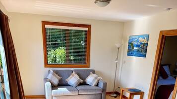 Apartment, 1 Queen Bed with Sofa bed, Non Smoking | Individually decorated, individually furnished, iron/ironing board