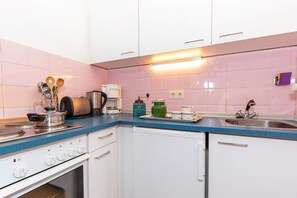 Kühlschrank, Ofen, Herdplatte, Geschirrspüler