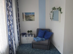 Unclassified image, 4 of 21, button