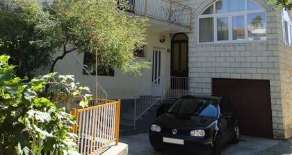 Holiday apartment with balcony 300 m from the beach