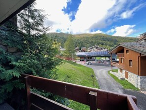 Property grounds - Valmorel: Bright 2-room apartment, ski-in/ski-out, for 5-6 people (Valmorel)