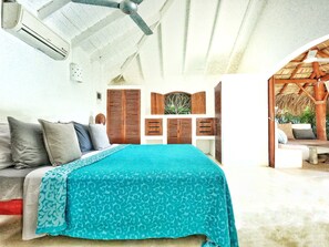 Romantic Room, 1 King Bed, Garden View | Premium bedding, down duvets, pillow-top beds, individually decorated - Casa Picaflor (Las Terrenas)