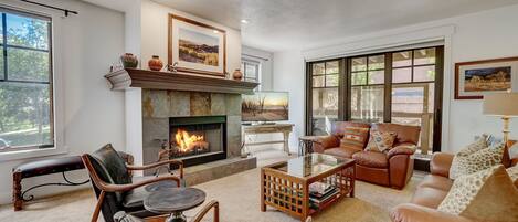 Télévision, cheminée