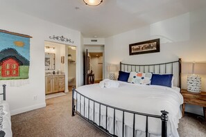 3 chambres, fer et planche à repasser, lit parapluie, Wi-Fi gratuit