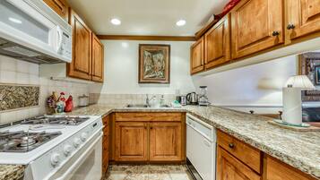 KylskÄp, mikrovÄgsugn, ugn och spishÀll