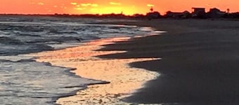 Strandsidan 3BR / 3. 5BA husdjursvänligt! Privat strandpromenad direkt utanför dörren !! 