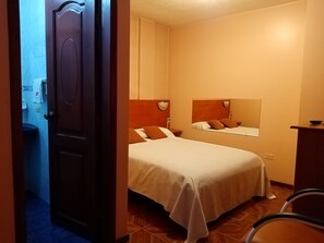 Ducha, artículos de tocador gratuitos, toallas