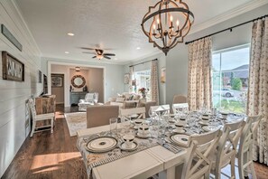 Dining - Elegant NW Oklahoma City Home w/ Spacious Yard (Oklahoma City)