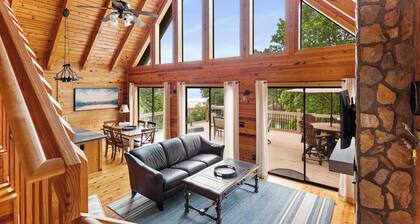 Lakefront Keowee Home w/ Dock, 14 Mi to Clemson