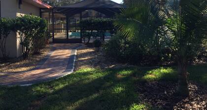 Winter Haven, FL Pet Friendly Residential Retreat