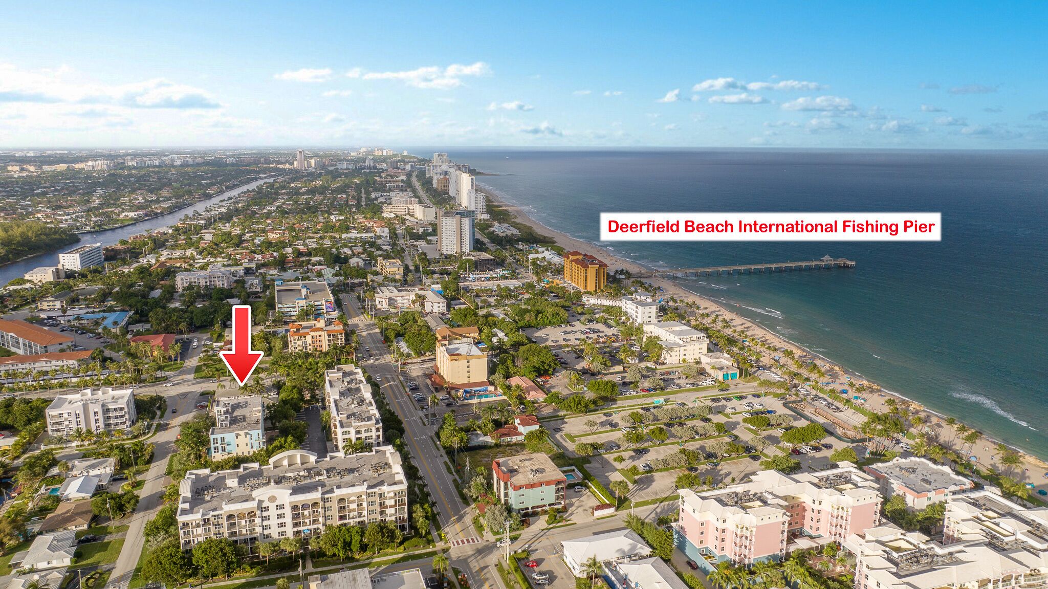 Hemingway 3 Bedroom Modern Condo - Walk to Beach, Pier, and Restaurants