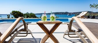 EXCLUSIVE LOCATION BEACH APARTMENT "JAN"! NEW OPEN  SWIMMING POOL!