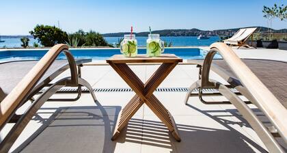 EXCLUSIVE LOCATION BEACH APARTMENT "JAN"! NEW OPEN SWIMMING POOL!