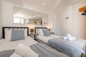 2 bedrooms, iron/ironing board, travel cot, free WiFi
