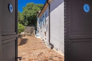 Property grounds - Beautiful Holiday house NEVA with sea view (Čižići)