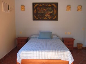 3 quartos, cofres nos quartos, Wi-Fi, roupa de cama
