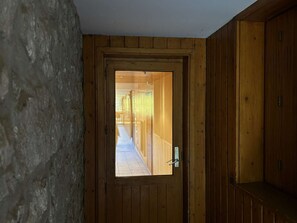 Interior - Central Studio with Mountain Nook, Sleeps 6, Close to Shops and Slopes - Méribel (Méribel)