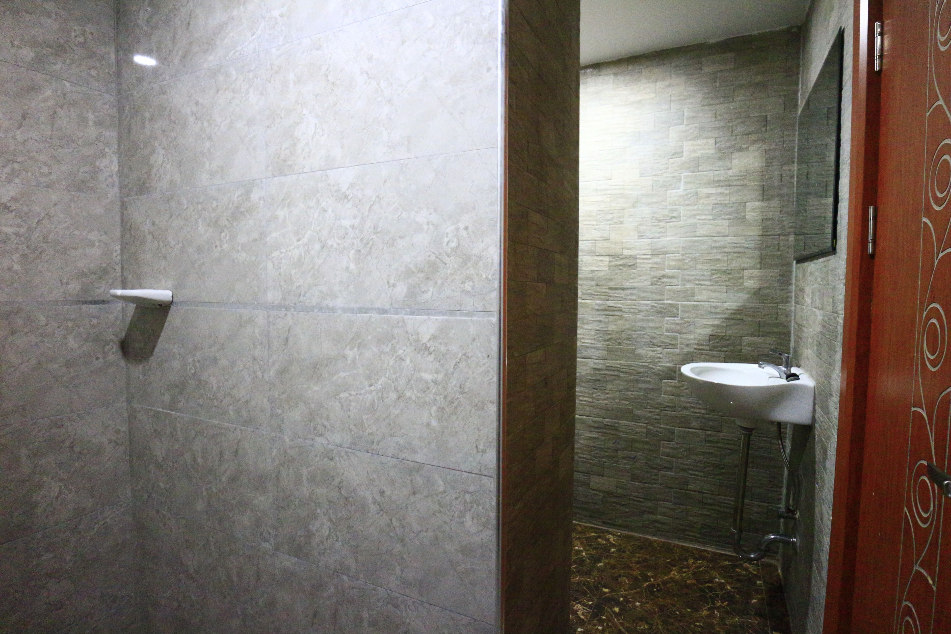 Family Room, 2 Double Beds, Non Smoking | Bathroom sink