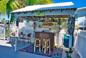 Outdoor dining - Best Location for Your best vacation!  (Islamorada, Village of Islands)