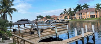 Hideaway Waterfront Resort