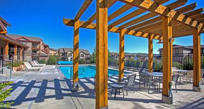 Bear Hollow Top-Floor 3BR | Mountain Views | Pool & Hot Tub | Sleeps 9