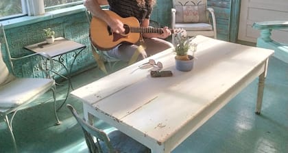 Romantic vintage Log Cabin Retreat