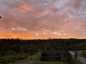 Exterior - Rendezvous - Majestic Views|Hike|Bike|Ski and Ski Locker Available! (Fraser)