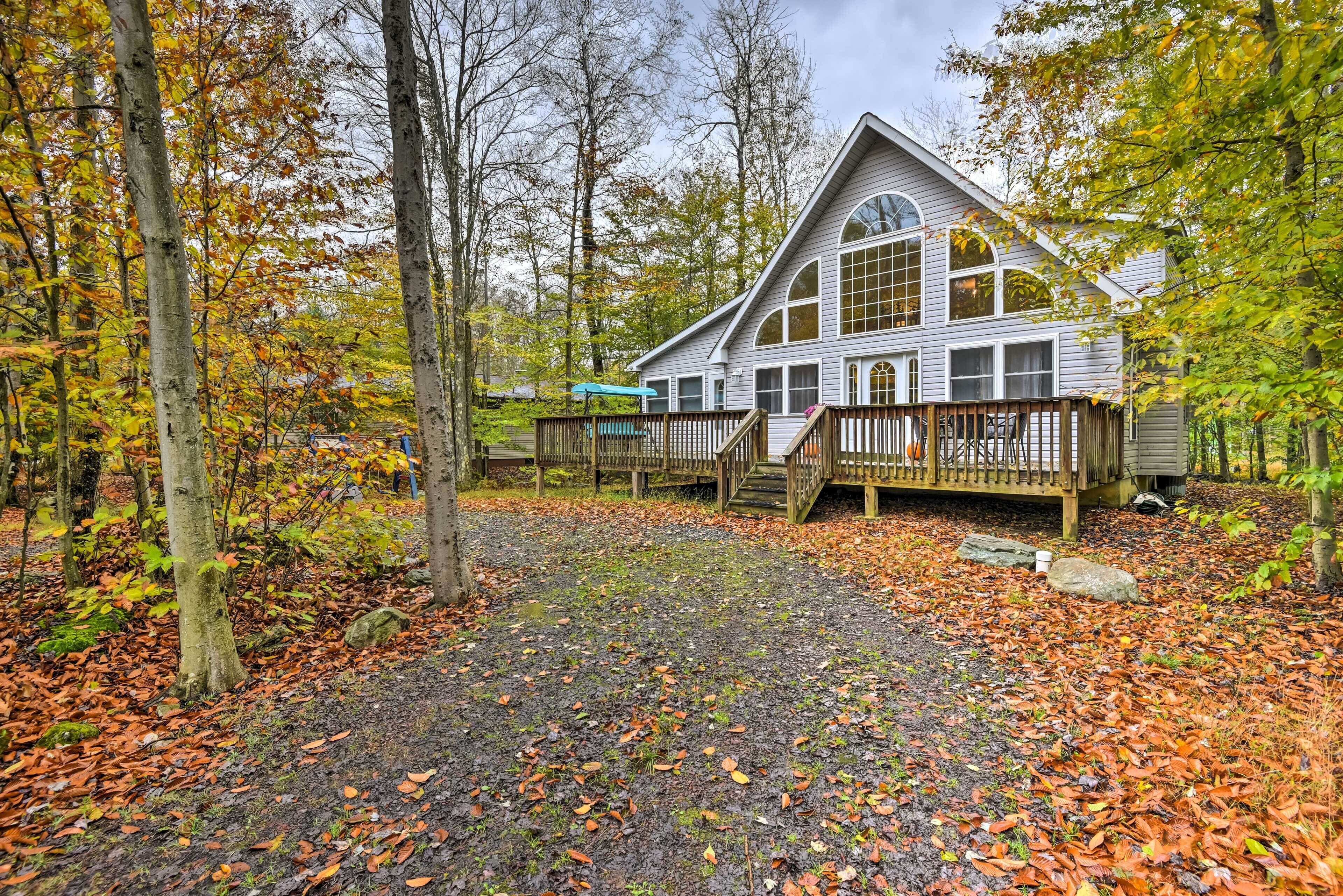 Pocono Lake Home in Resort Community w/ Hot Tub!