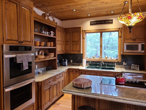 *HUGE 5000SF* Lake Wallenpaupack 250FT Lakefront,Beach Sleeps 12 +Boats included