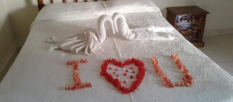 T-CA Guest House & Resto