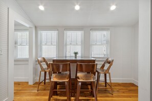Interior - Stanton Apartment D - Historic retreat 1 block to beach (Saint Simons Island)