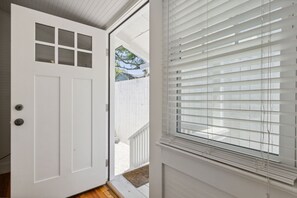 Interior - Stanton Apt D / Historic retreat 1 block to beach (Saint Simons Island)