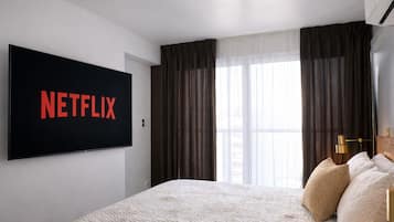 1 bedroom, in-room safe, desk, iron/ironing board