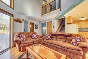 TV, fireplace, DVD player, stereo