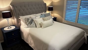 4 bedrooms, iron/ironing board, free WiFi, bed sheets