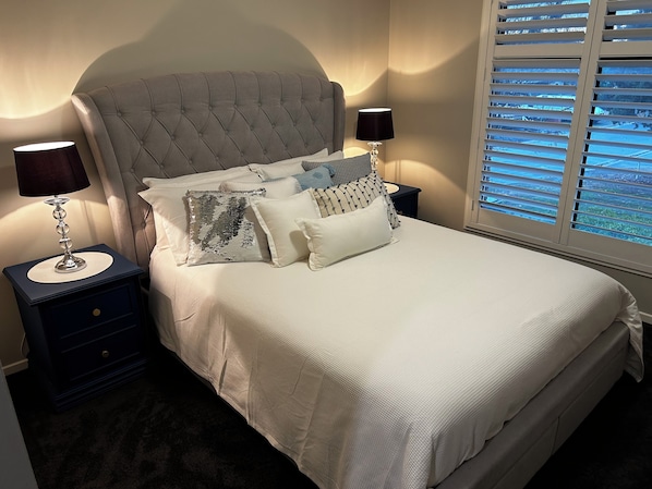 4 bedrooms, iron/ironing board, free WiFi, bed sheets