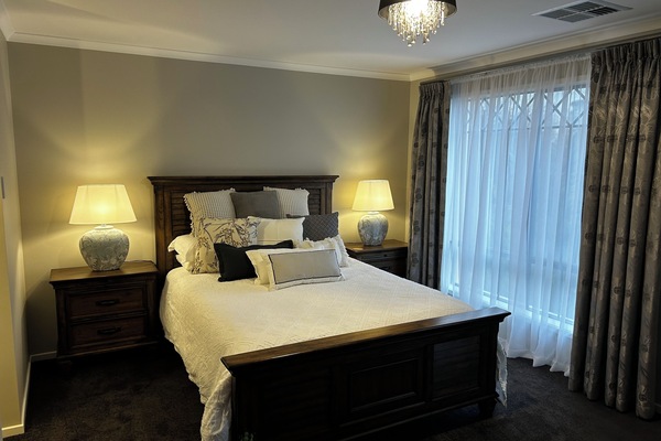 4 bedrooms, iron/ironing board, free WiFi, bed sheets