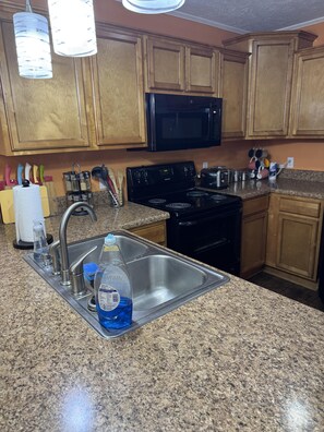 Mikrowelle, Ofen, Herdplatte, Geschirrspüler