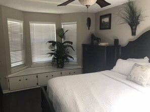 3 soverom, strykejern/-brett, wi-fi og sengetøy